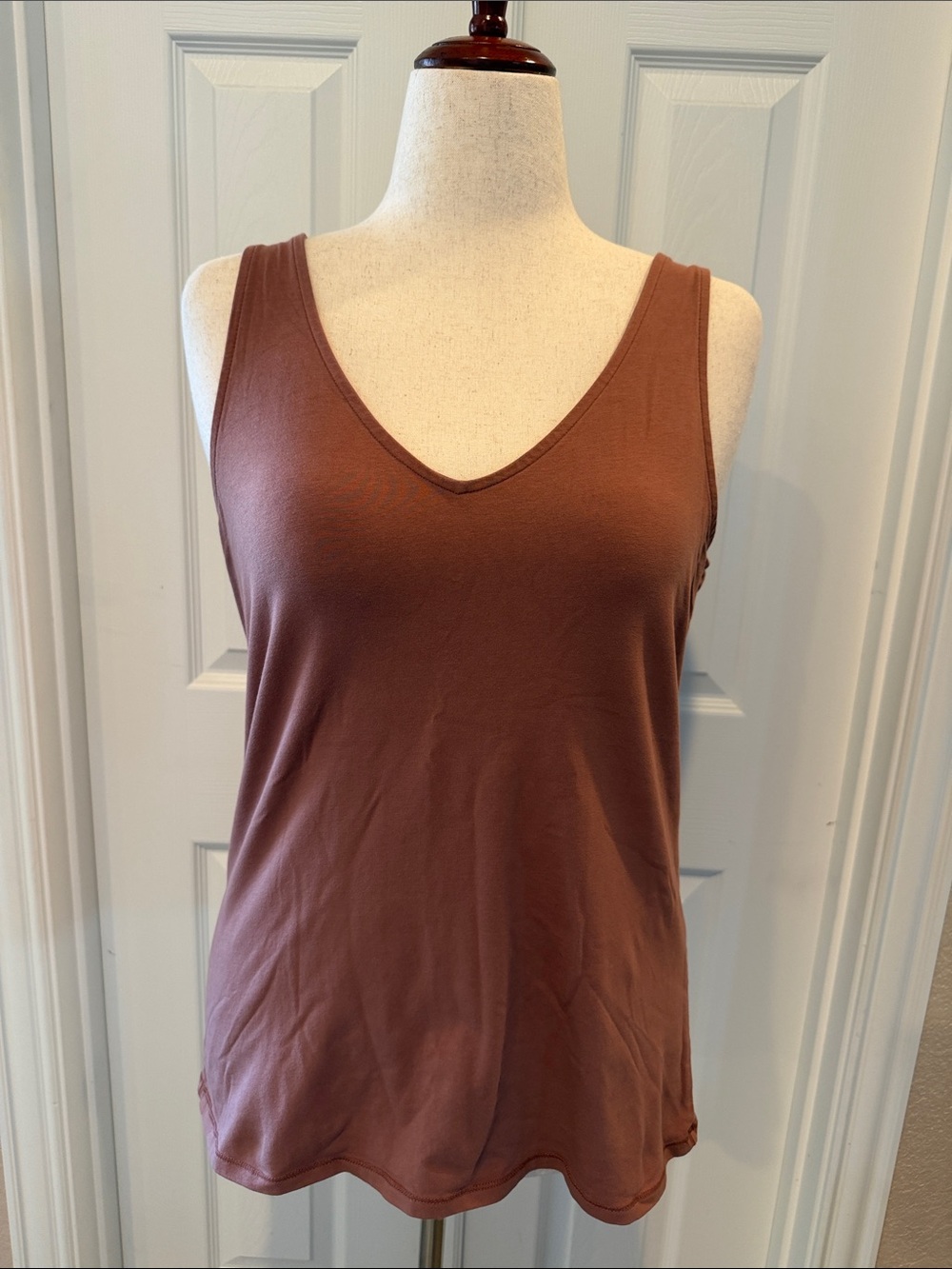 WHBM Rust V-Neck Reversible Tank Top L